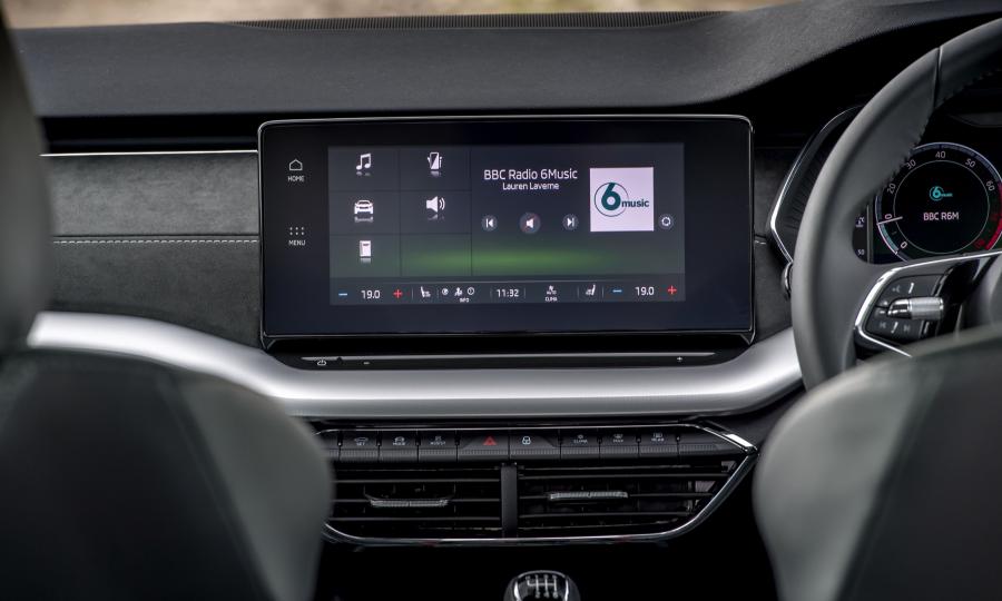 Детали интерьера Skoda Octavia 2020 года  (UK) (фото 22 из 42)